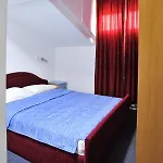 Hotel Lav 3*
