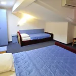 Hotel Lav