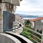 Lav Hotel