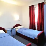 Hotel Lav 3*