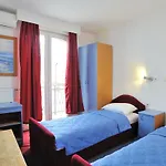 Hotel Lav 3*