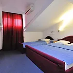 Lav 3* Neum