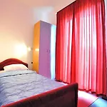 Lav Hotel 3*