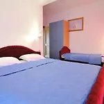 Hotel Lav 3*
