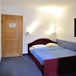 Lav Hotel