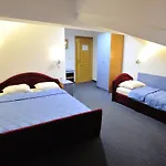 Hotel Lav 3*