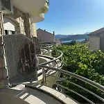 Lav 3* Neum