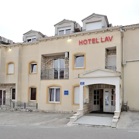 Lav Szálloda 3*