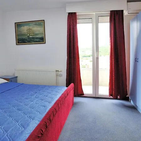 Szálloda Lav 3*
