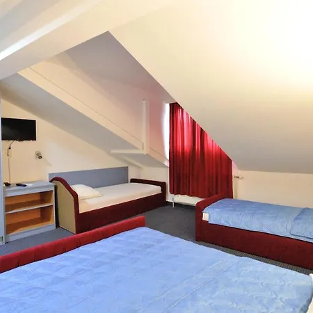 Lav Hotel 3*