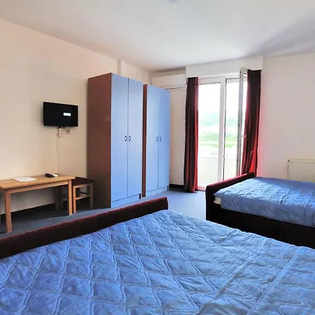 Hotel Lav