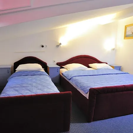 Lav Hotell
