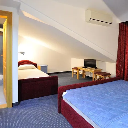 Hotell Lav 3*
