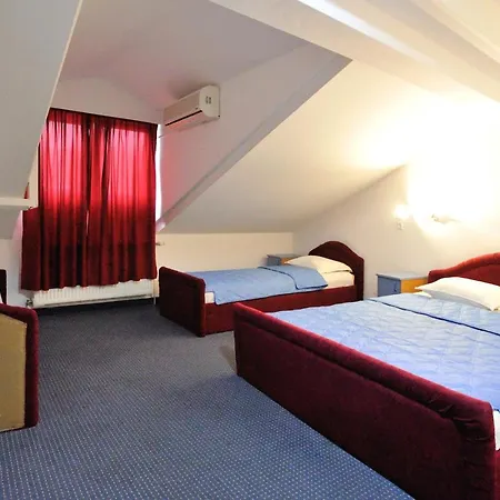 Lav Hotel