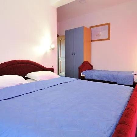 Hotel Lav 3*