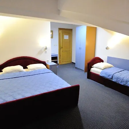 Hotell Lav 3*