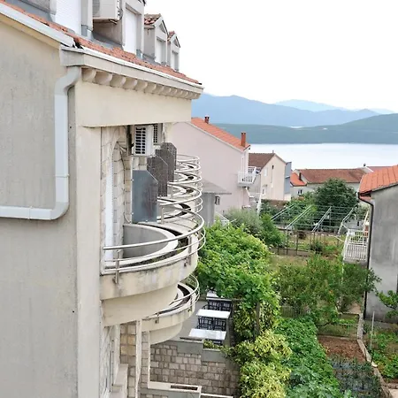 Hotel Lav 3*